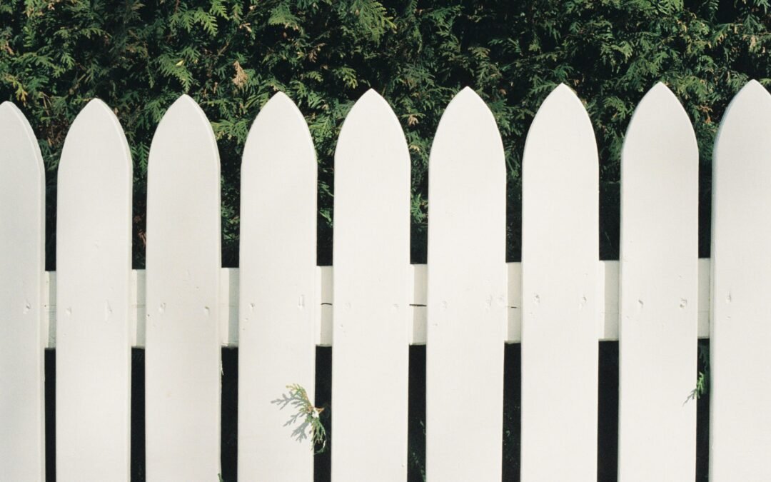 Wooden Fences Enhance Outdoor Spaces with Style
